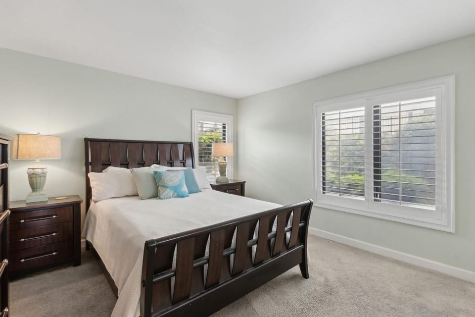 Beautiful Corner Oceanfront 2-bedroom, 2 bath Condo in Amelia Surf & Racquet House in Amelia Island