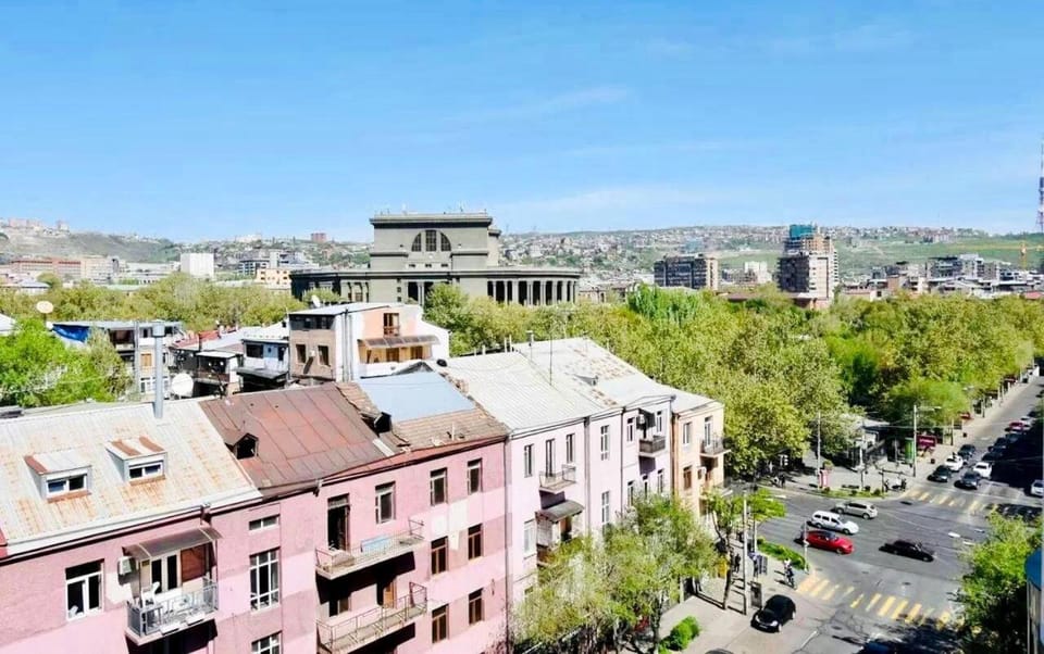 Superb Location-City Center Vibrant and Stylish 2Bedroon & 2Bathroom Apartment, Stunning View Apartment in Yerevan