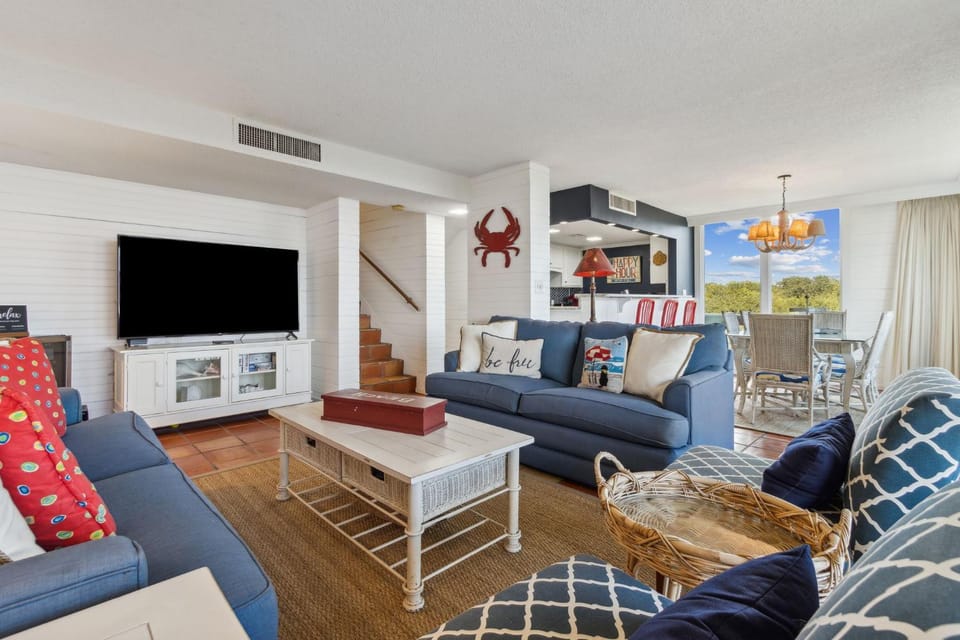 3 bedroom, 3 bathroom, end unit on the 2nd floor with an outdoor community pool House in Amelia Island