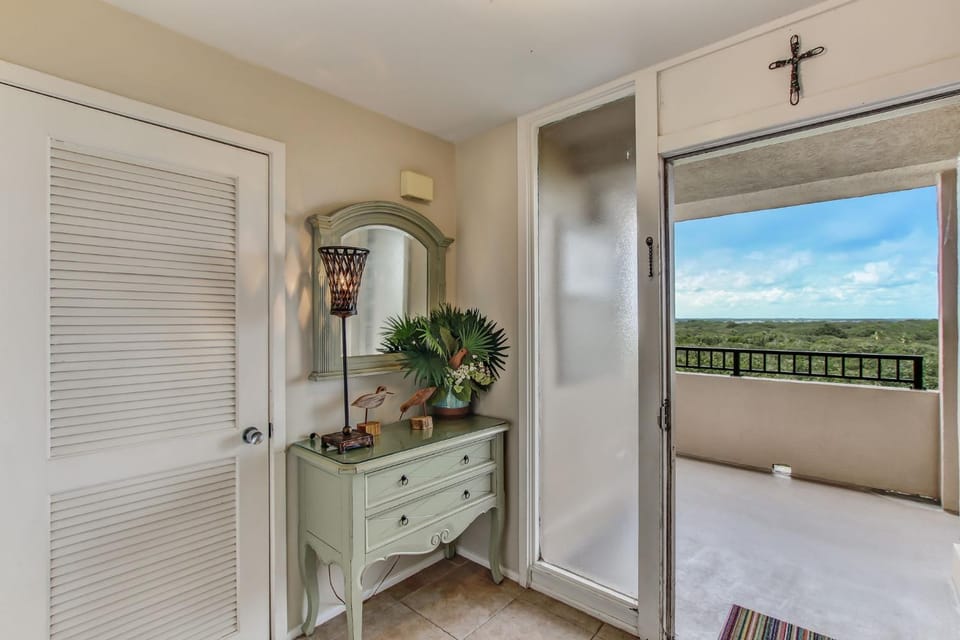 Oceanfront 3 Bedrooom BeachWalker Condo House in Amelia Island