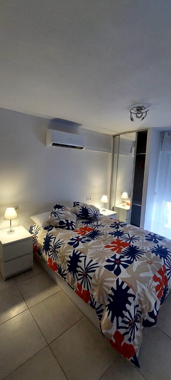 Bed, Photo of the whole room, Bedroom, air conditioner