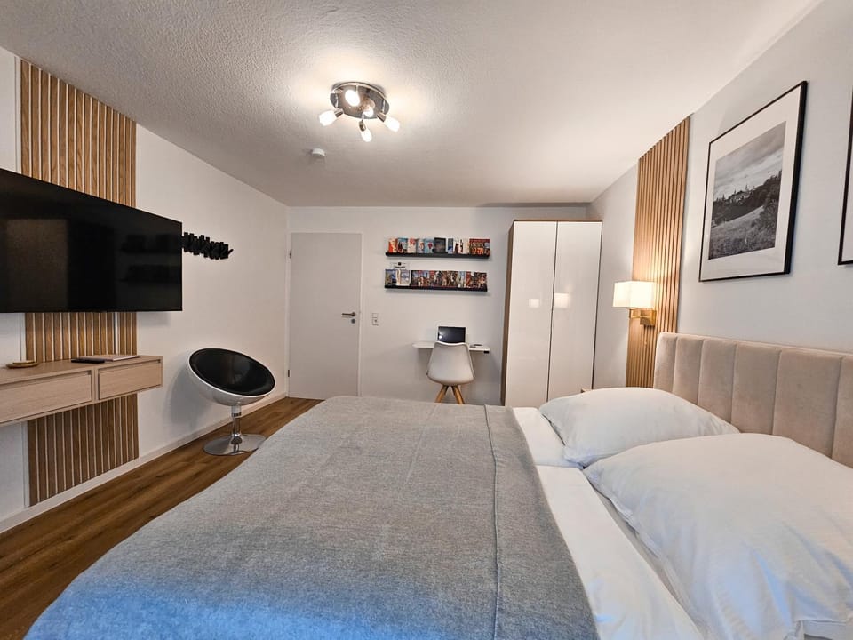 Bed, Bedroom