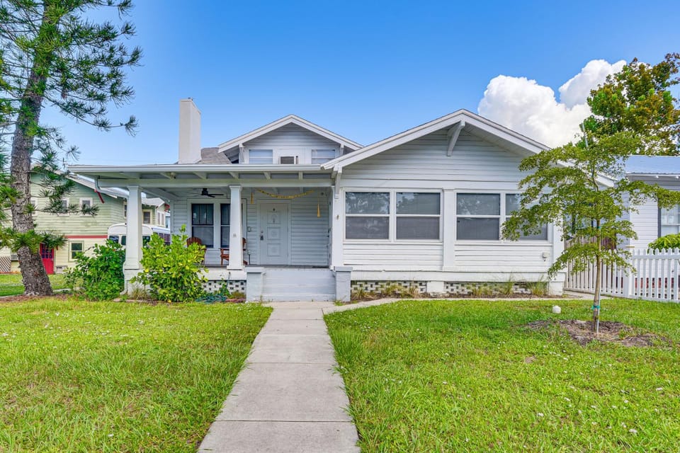 Stroll to Bradenton Riverwalk! Stylish Apartment Apartment in Bradenton