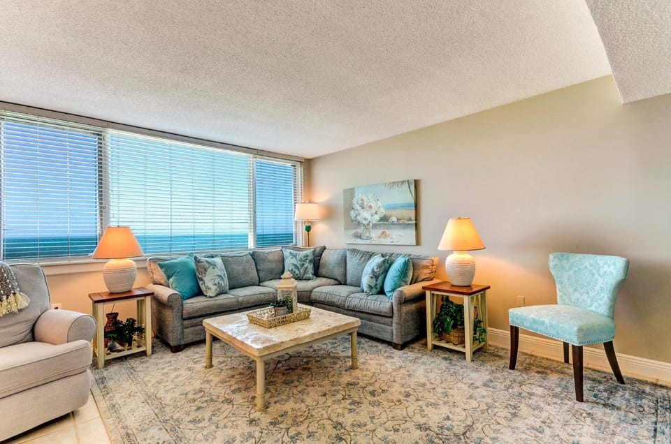 Updated 3 Bedroom Oceanfront Beachwalker Condo House in Amelia Island