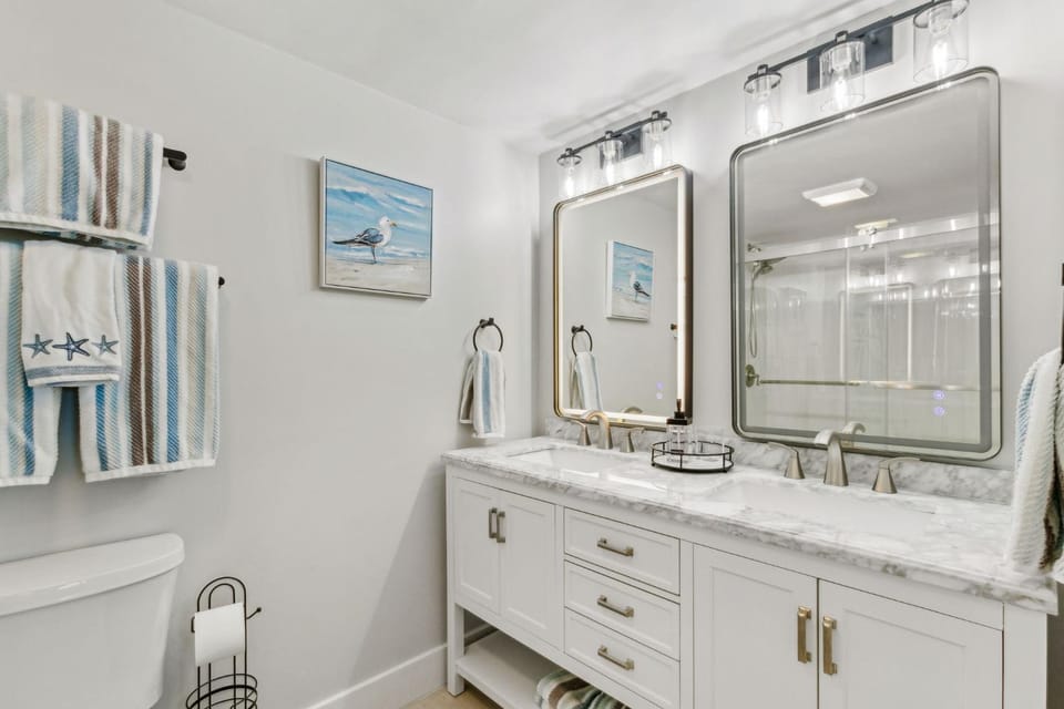 Recently renovated 4 bedroom, 3 bath oceanfront condo House in Amelia Island