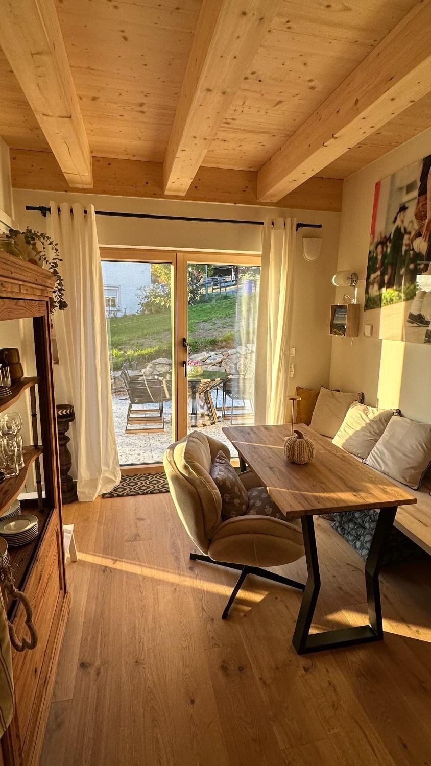 View (from property/room), Balcony/Terrace, Living room, Seating area, Dining area
