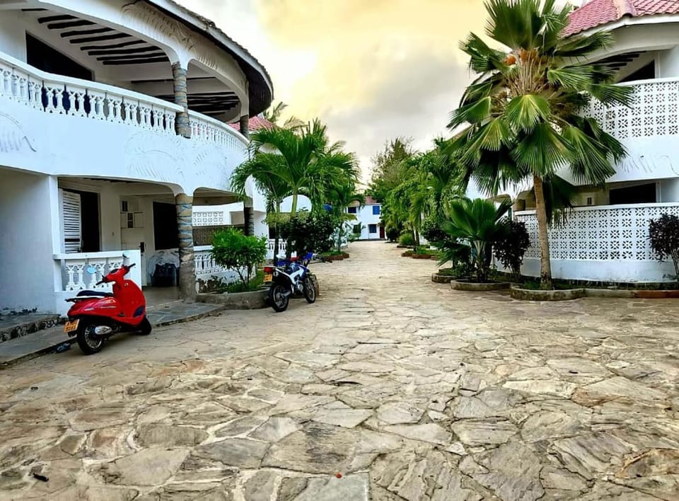 Nuru's 3BR Diani Villa - 4 Mins To The Beach Villa in Diani Beach