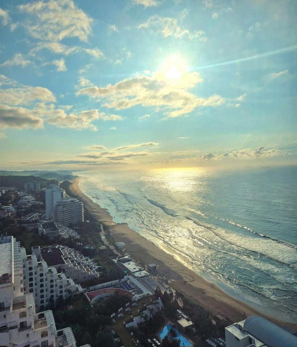The Pearls of Umhlanga Balcony 4 or 5 sleeper 2 bed 3 bed 8 slp Apartment in Umhlanga