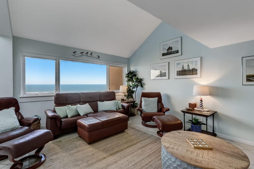 Oceanfront 2 Bedrooom with sleeping loft House in Amelia Island