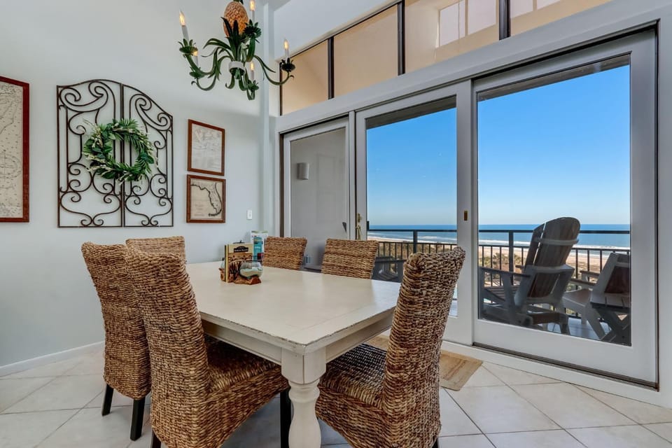 Oceanfront 2 Bedrooom with sleeping loft House in Amelia Island