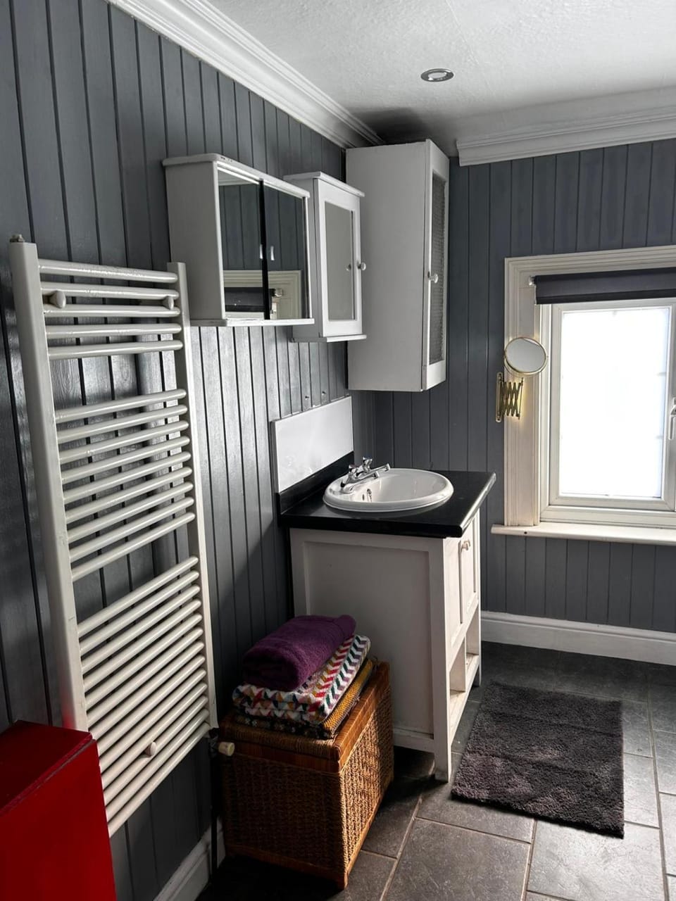 The Fox and Hounds Bed and Breakfast in Molesey