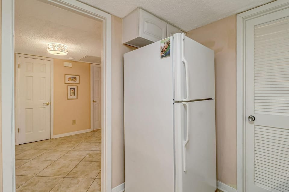 2 bed 2 bath condo located within the Omni House in Amelia Island