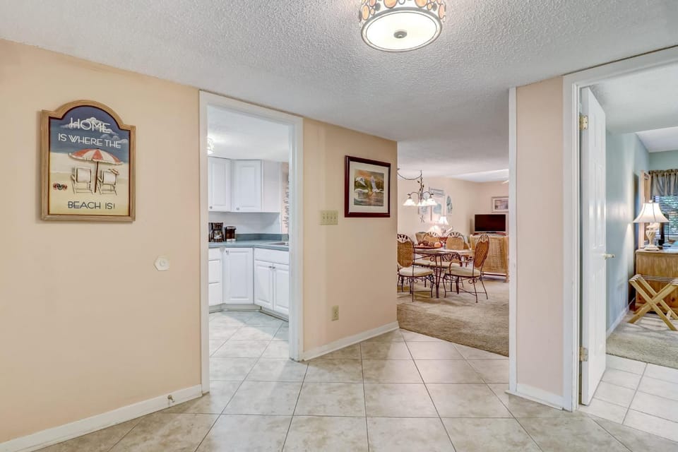 2 bed 2 bath condo located within the Omni House in Amelia Island