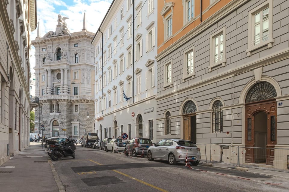 Property building, Day, Neighbourhood, Street view, Location