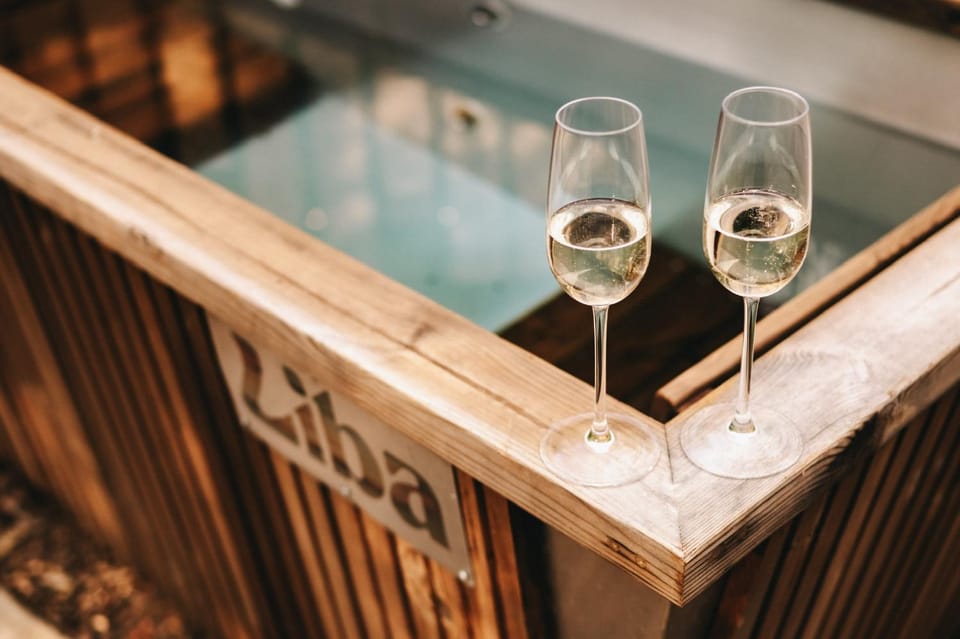 Hot Tub, Food and drinks, Drinks