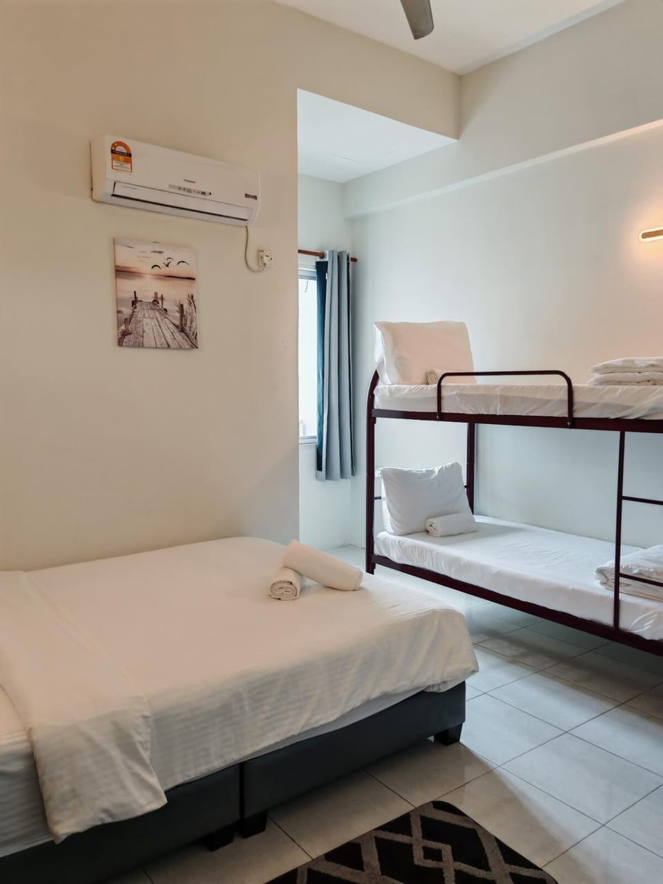 Bed, Photo of the whole room, Bedroom, bunk bed, air conditioner