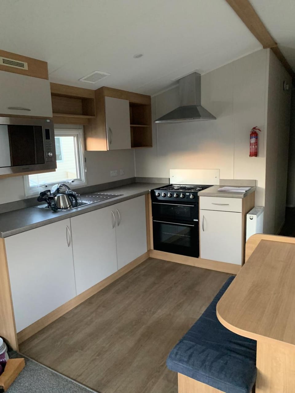 3 Bedroom Caravan, New Beach Holiday Park Campground/ 
RV Resort in Dymchurch