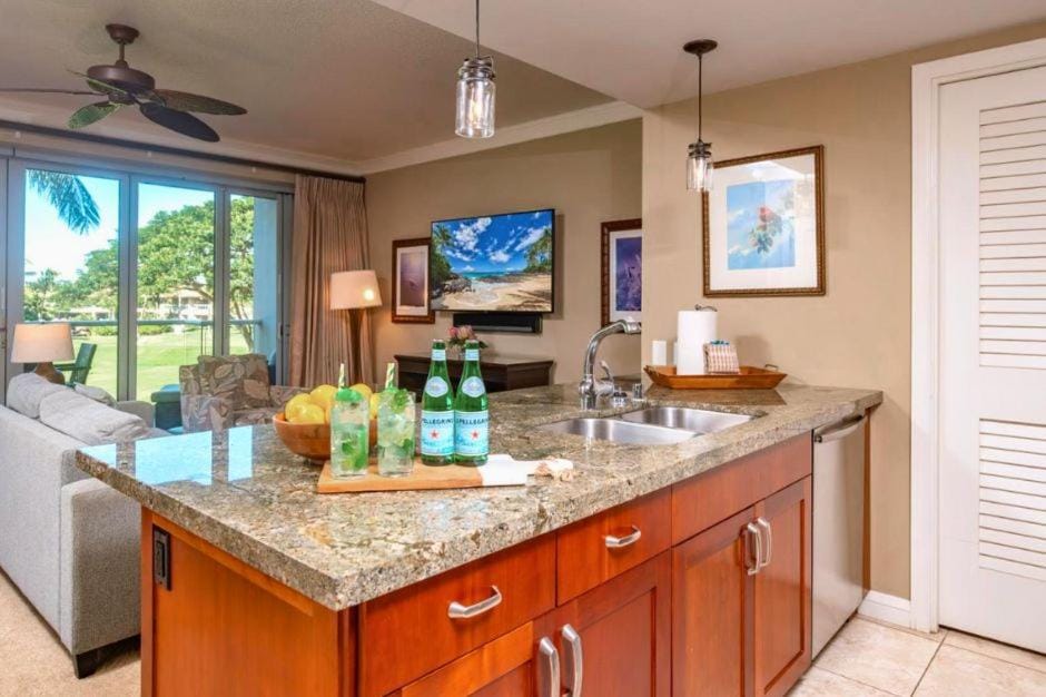 Kitchen or kitchenette