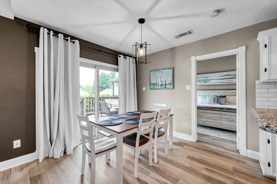 April Cove House in Lake Conroe