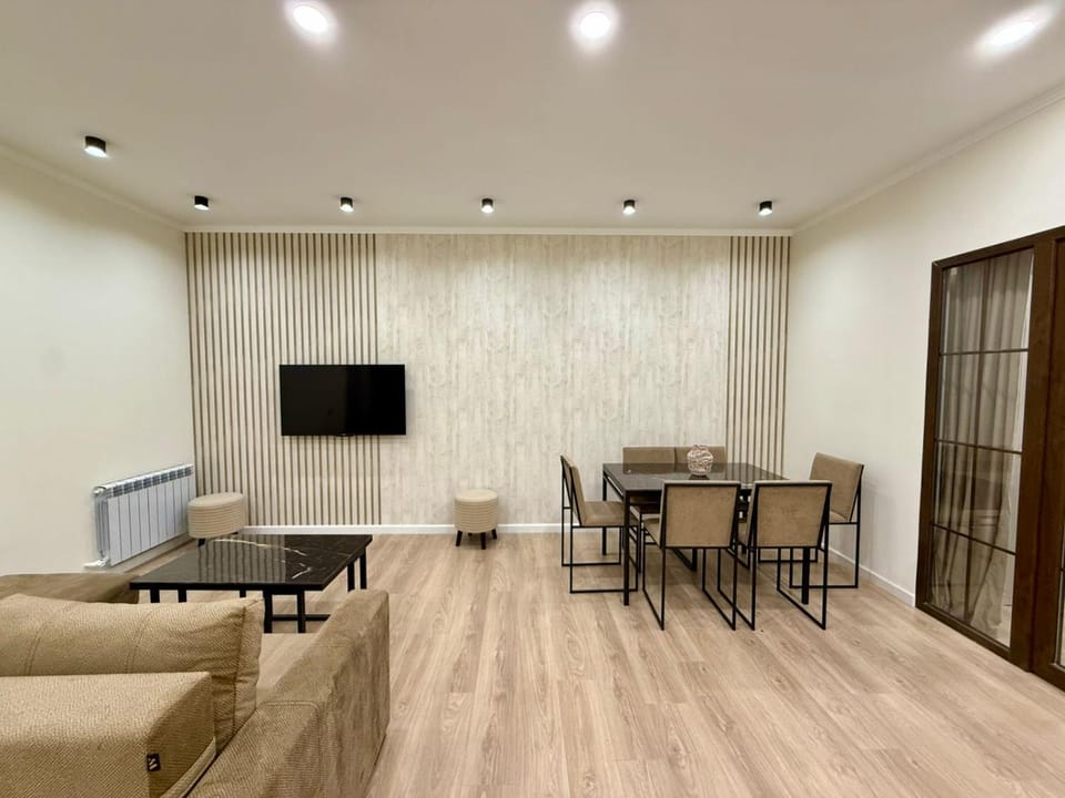 Charming Central Apartment with 2 Bedrooms & Balcony by Republic Square Apartment in Yerevan