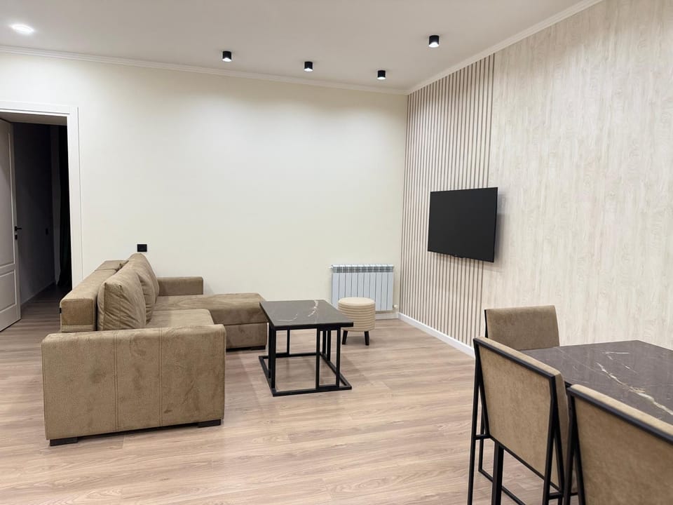 Charming Central Apartment with 2 Bedrooms & Balcony by Republic Square Apartment in Yerevan