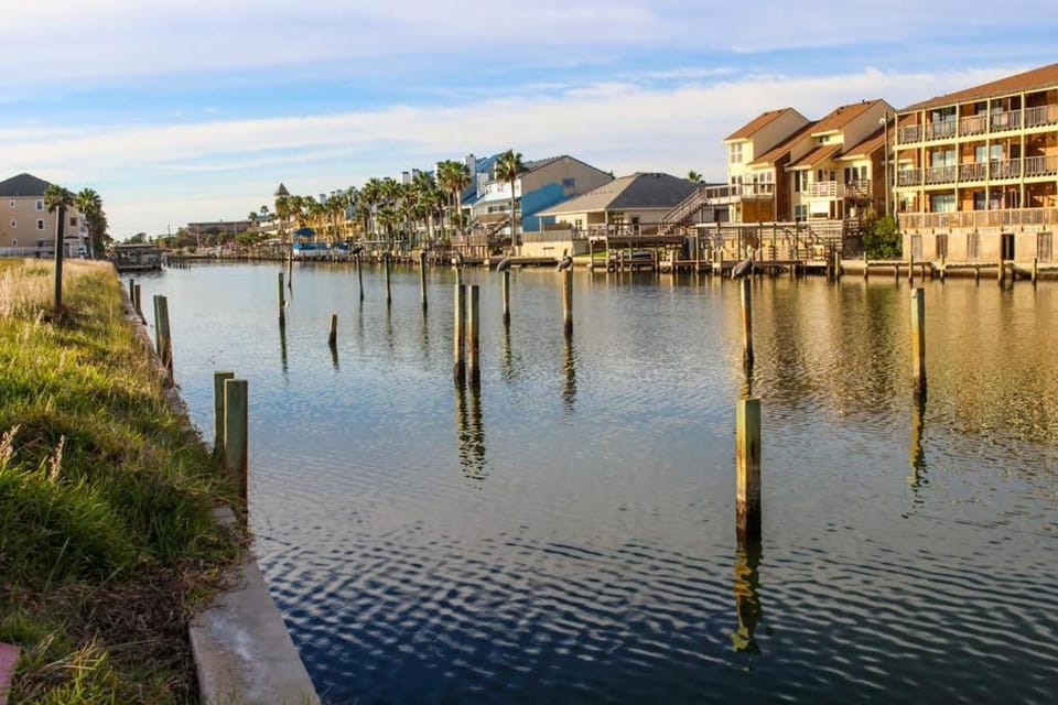 Leeward Cove A8 Apartment in North Padre Island