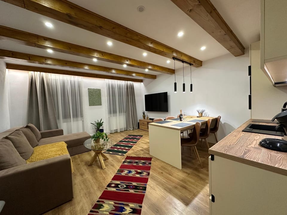 TV and multimedia, Kitchen or kitchenette, Living room, Seating area, Dining area, Evening entertainment