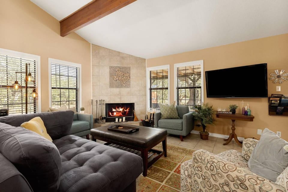 Artist's Retreat House in Canyon Lake