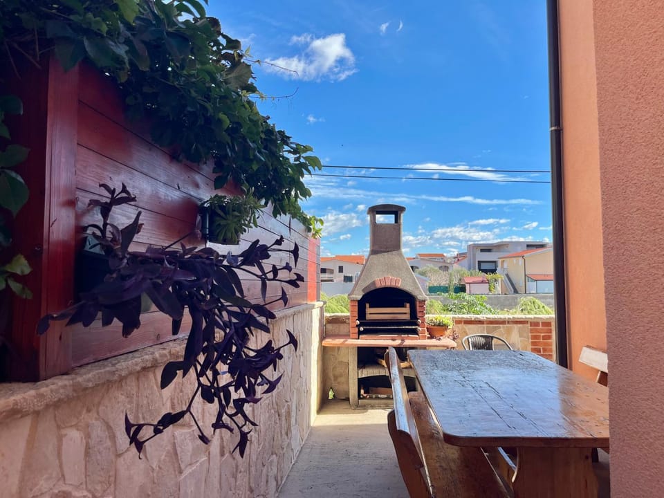 Patio, Day, Natural landscape, Garden, View (from property/room)