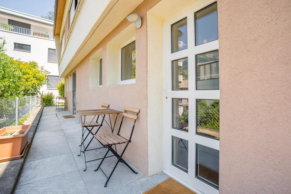 Facade/entrance, Seating area