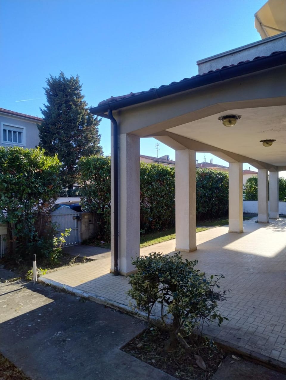 Property building, Day, Garden, Garden view