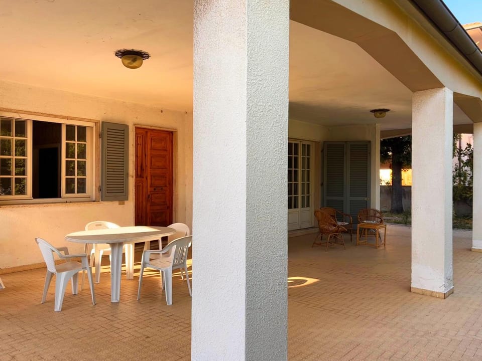 Inner courtyard view
