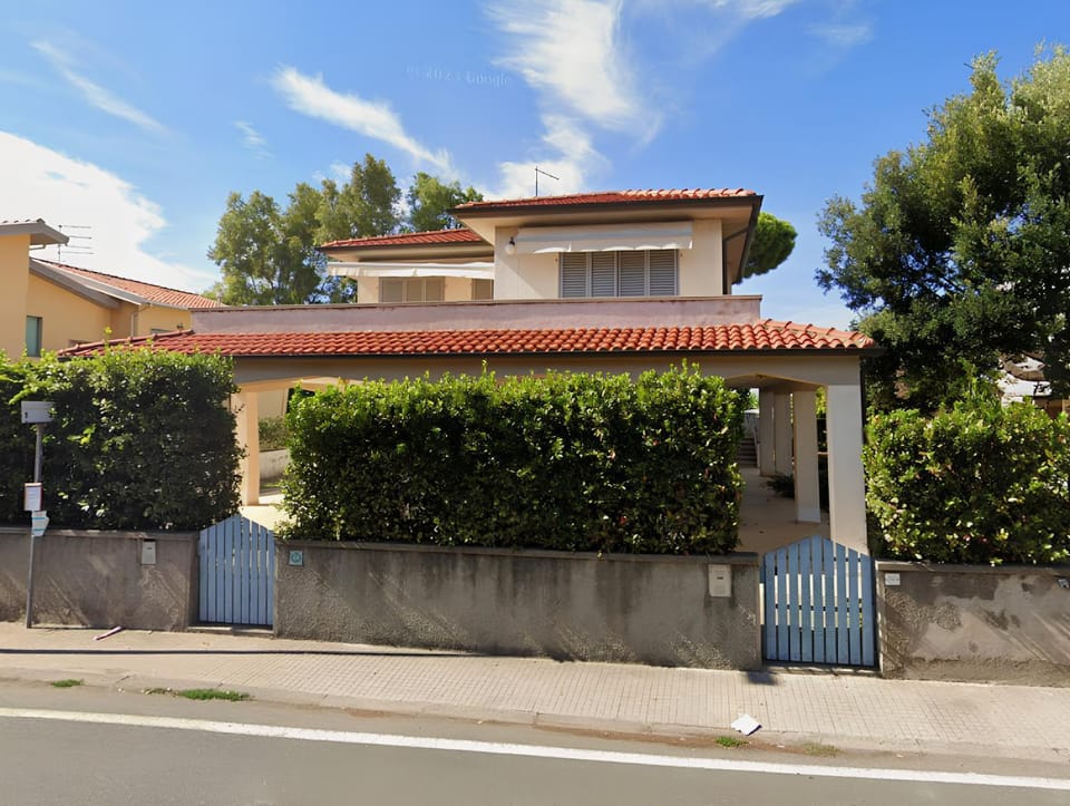 Property building, Facade/entrance, acessibility