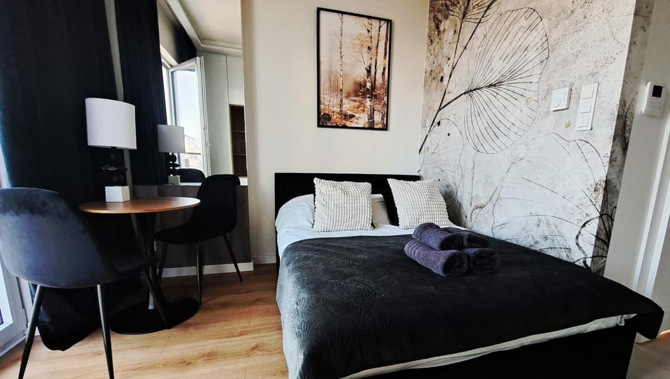 Chillout Luxury Touch Apartment - Free Parking Wola Tower Apartment in Warsaw