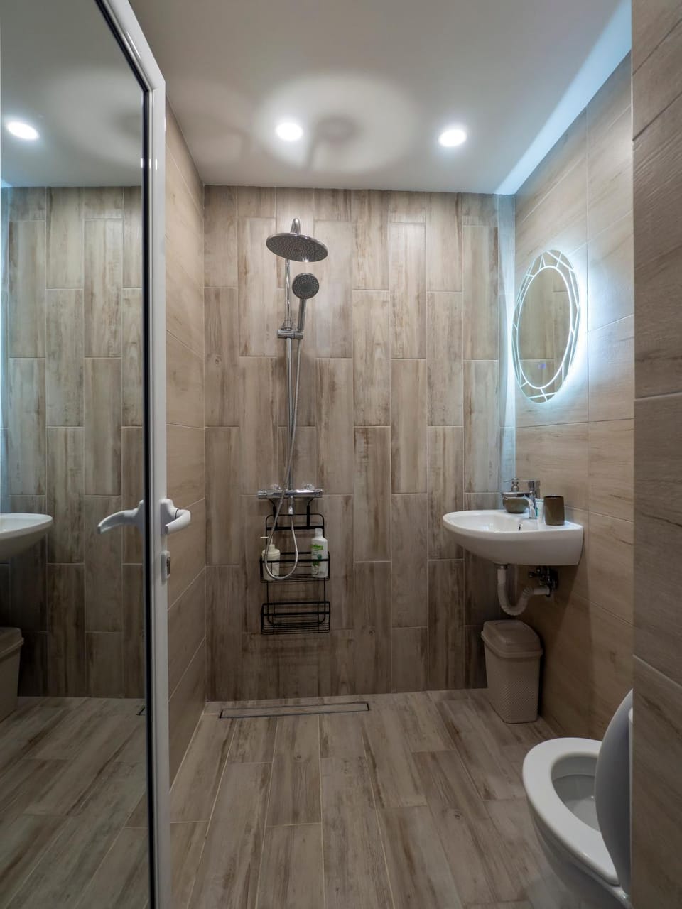 Shower, Toilet, Bathroom