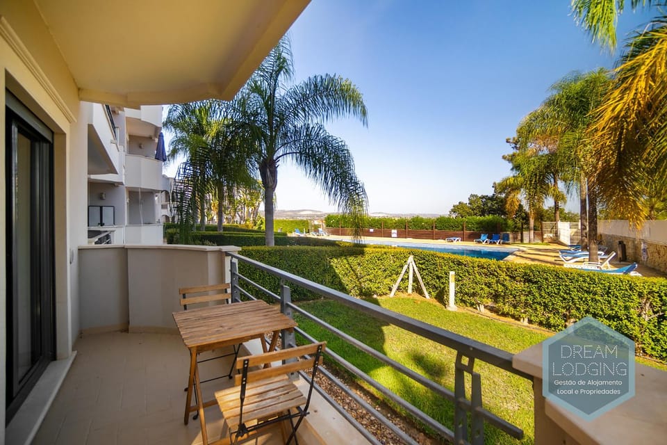 Pinheiro Residence - Dream Lodging Apartment in Olhos de Água