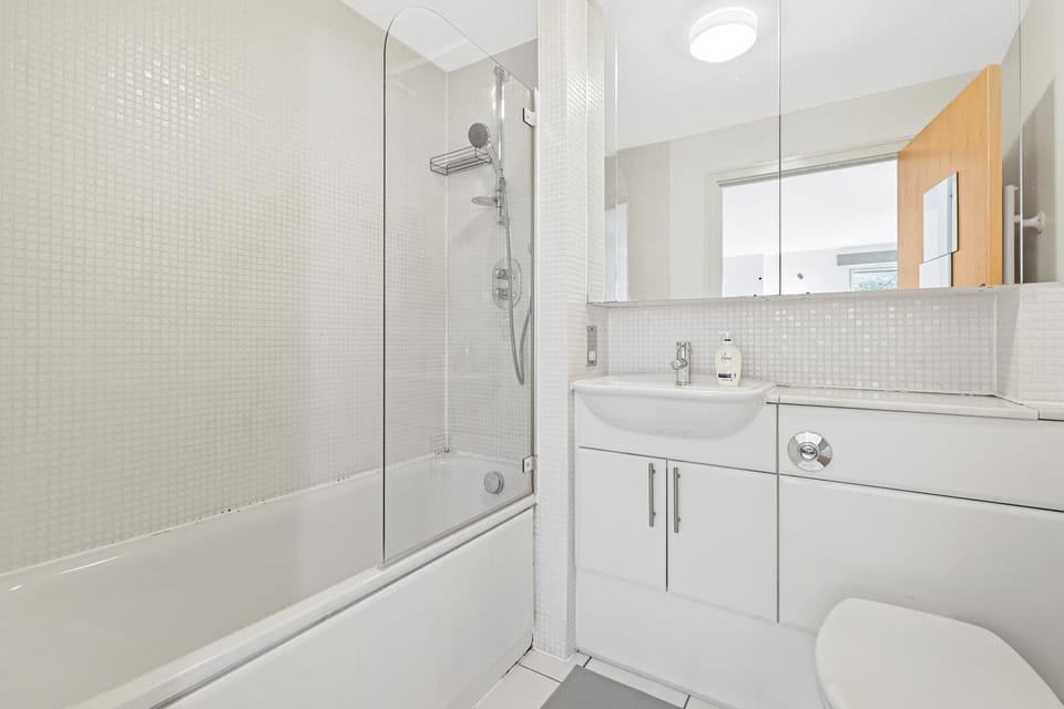 Shower, Toilet, Bathroom, Bath, towels