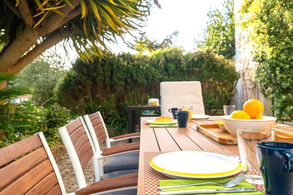 Garden, Dining area, Garden view