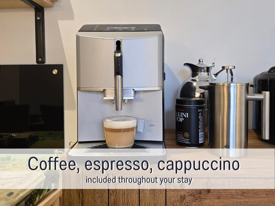 Coffee/tea facilities, kitchen