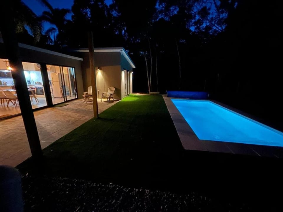 Night, Swimming pool