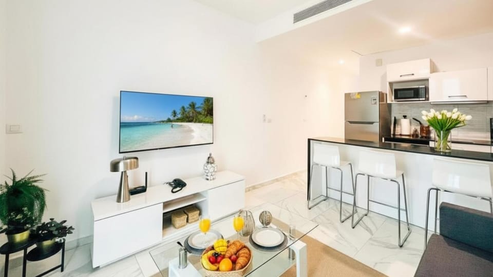 TV and multimedia, Coffee/tea facilities, Kitchen or kitchenette, Food and drinks, Dining area, Food, Drinks, minibar, oven, pet friendly