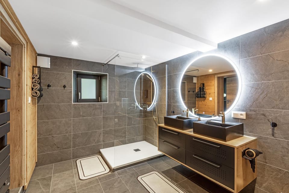 Shower, Bathroom, towels