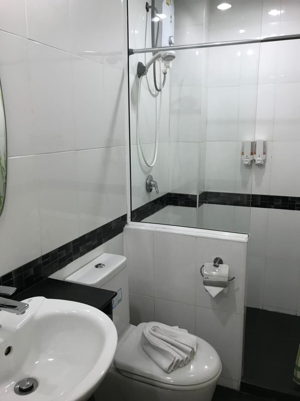 Bathroom, Photo of the whole room