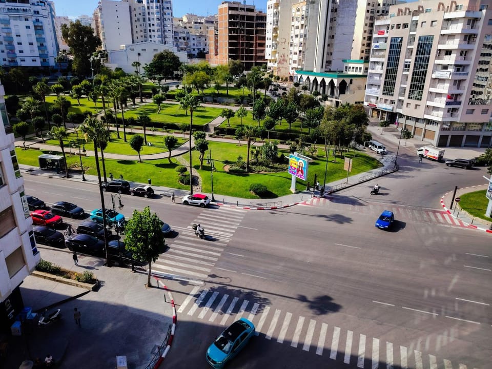 Property building, Neighbourhood, City view, Street view, Location