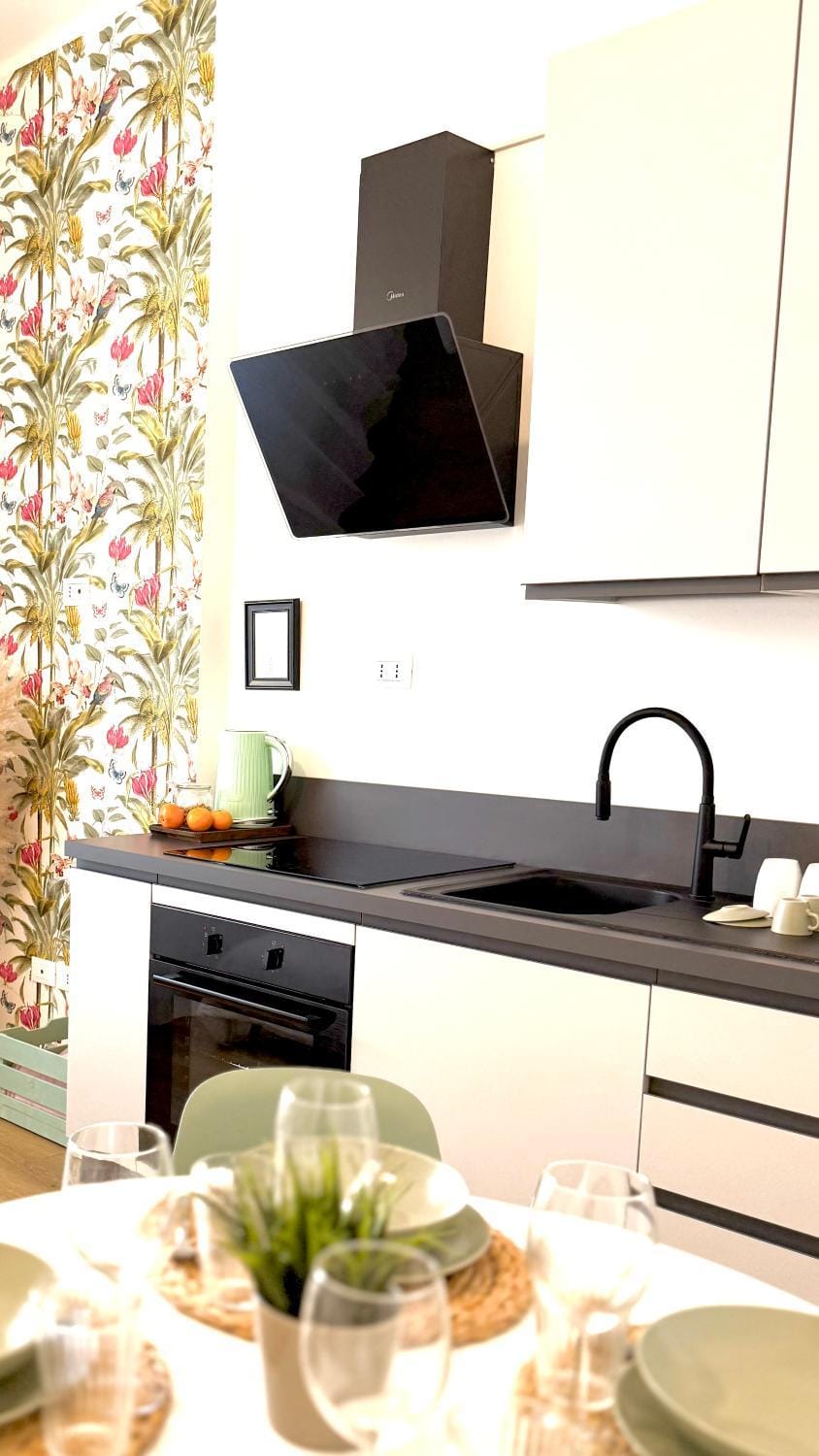Kitchen or kitchenette, Dining area, stove