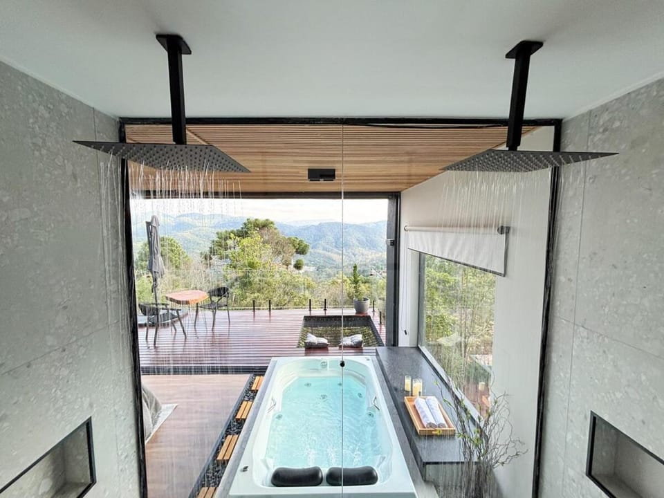 Shower, Hot Tub