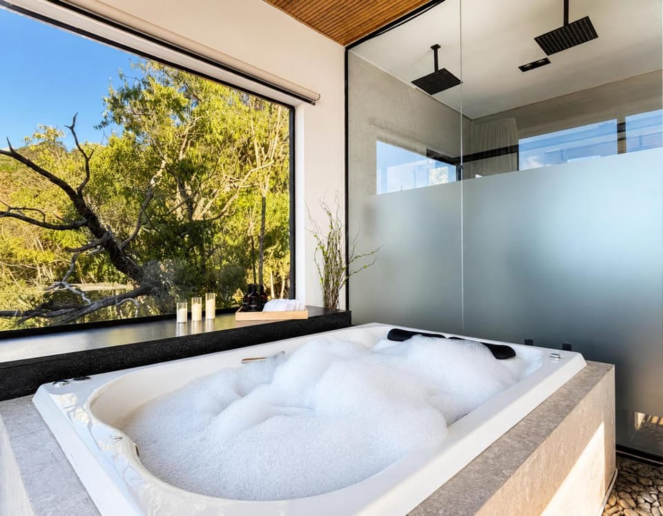 Shower, Hot Tub