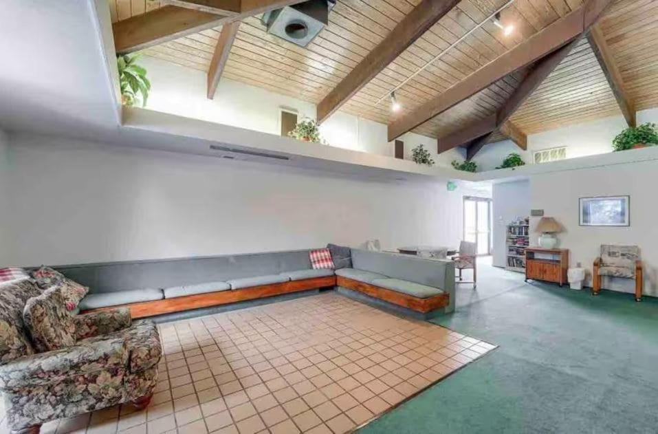 Boulder Basecamp - Cozy 2BR Near Trails & Town Apartment in Boulder