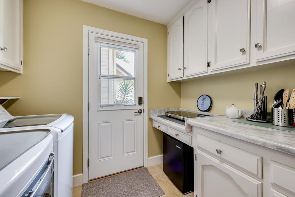 Golf, Hike, Explore: Apt 9 Mi to Dtwn Fresno! Apartment in Fresno