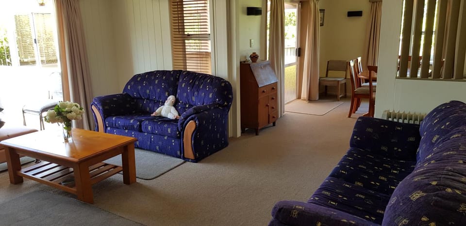 Harmonious Social Retreat House in Rotorua